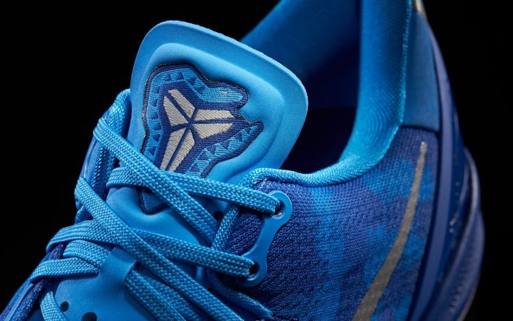 Basketball Shoes Kobe Blue Snake Size Nike Kobe 'Blue Coral Snake'