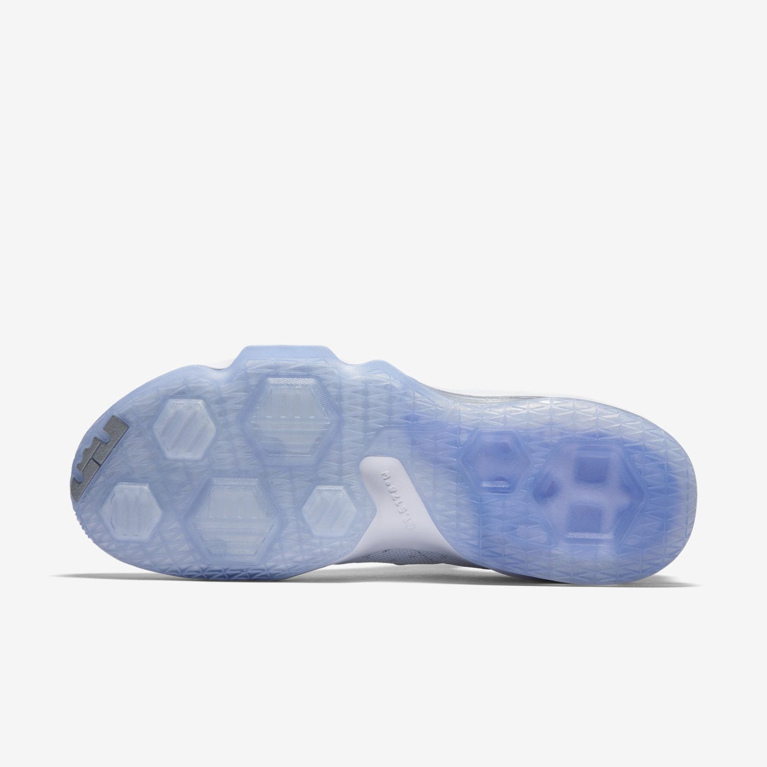 Lebron 13 low white silver hotsell