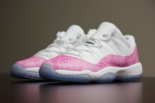 Pink snake jordans discount