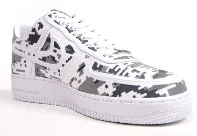 Size 10.5 Air Force 1 Low Premium 08 Qs Digi Camo