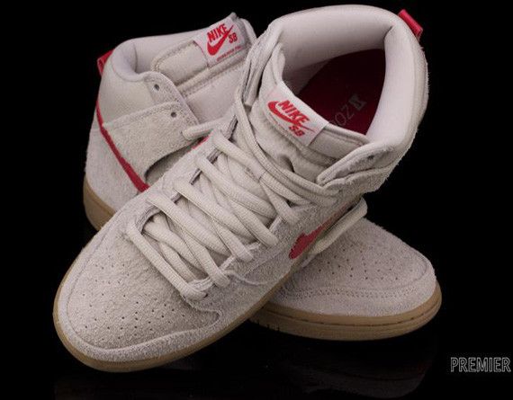 Nike Dunk High Pro SB Birch Hyper Red