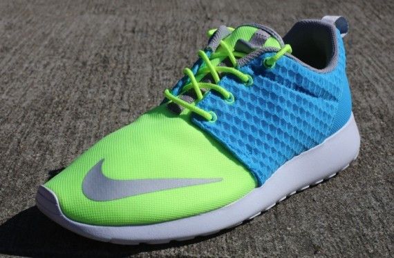 Nike Rosherun FB Current Blue