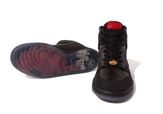 Mighty crown nike dunks shop