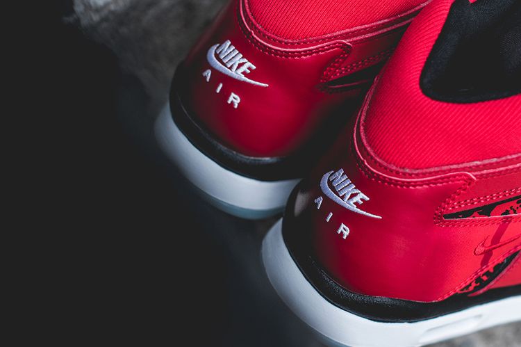 Nike Air Tech Challenge Hybrid Challenge Red