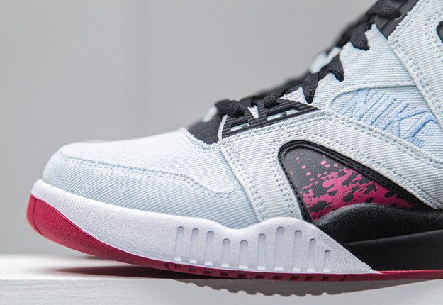 Nike Air Tech Challenge Hybrid Washed Denim