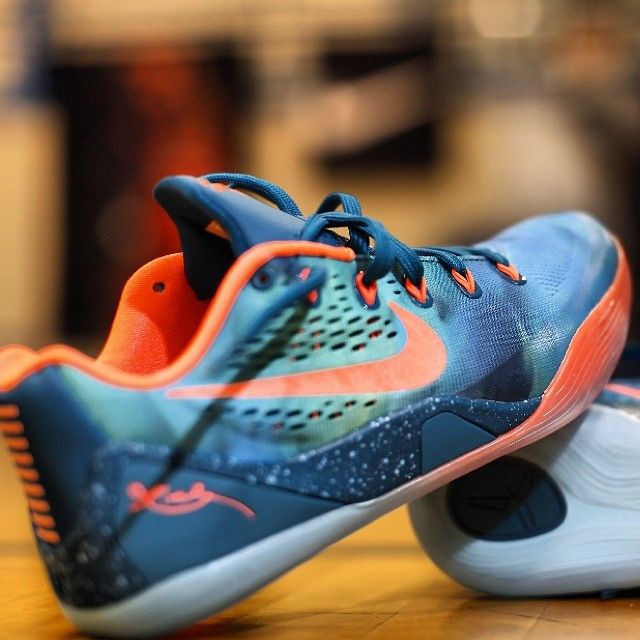 Kobe 9 bright mango top