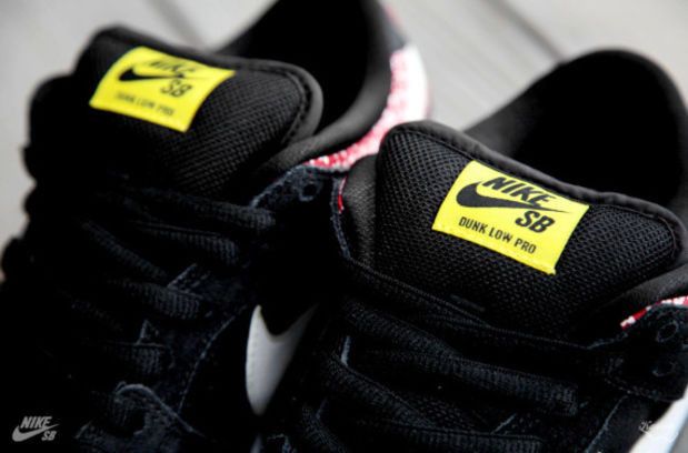 Nike Dunk Low Premium SB Firecracker