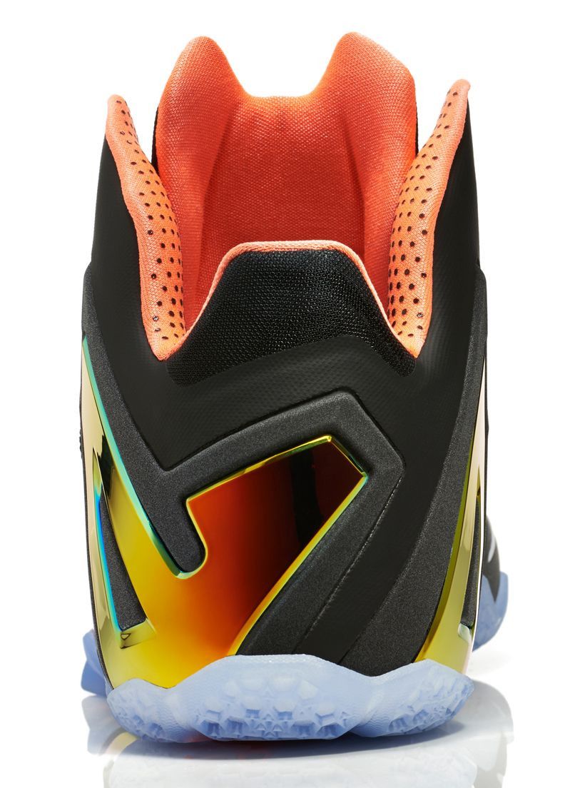 Lebron 11 black and gold store