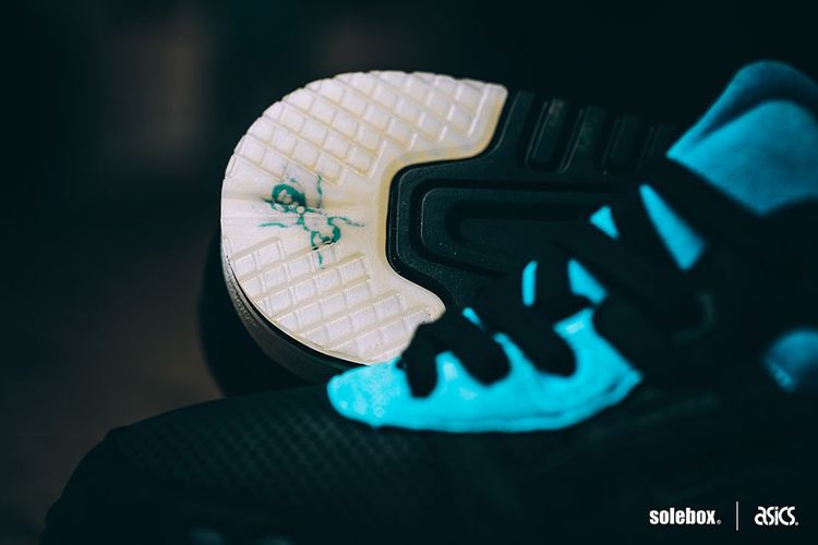 Solebox x ASICS Gel Lyte 3 Blue Carpenter Bee