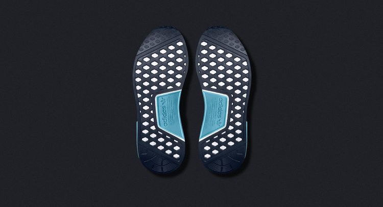 Adidas Wmns NMD R1 Collegiate Navy