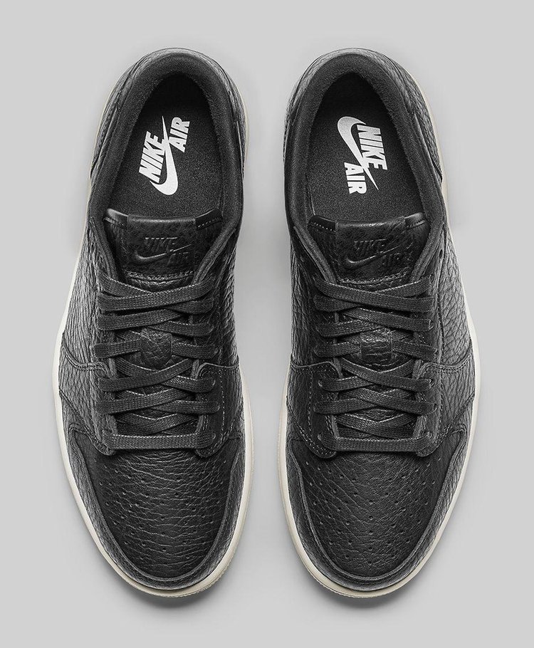 Air Jordan 1 Retro Low Swooshless Black