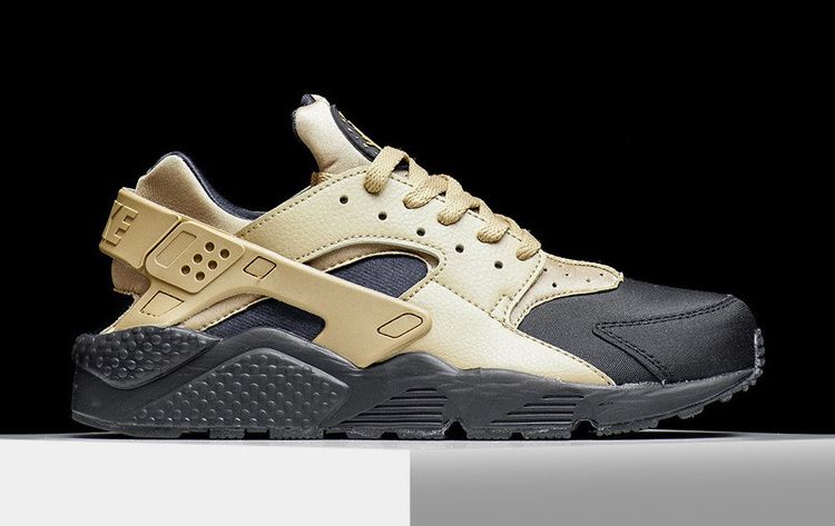 Nike Air Huarache Premium Desert Camo
