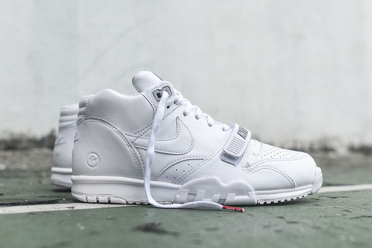 Buy Air Trainer 1 Mid SP/ Fragment 