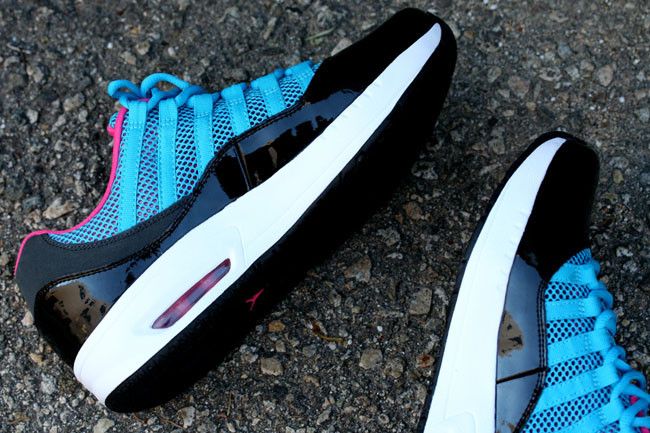 Air Jordan CMFT VIZ Air 11 South Beach