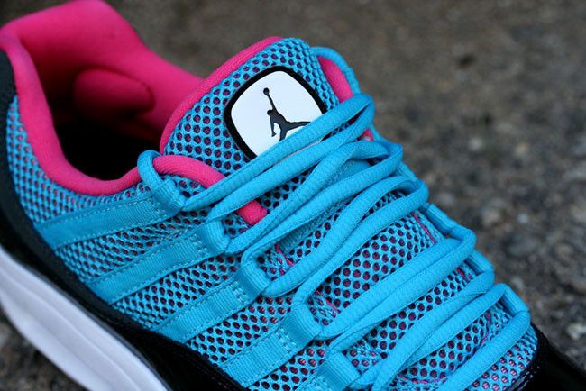 Size 11.0 Jordan CMFT VIZ Air 11 South Beach