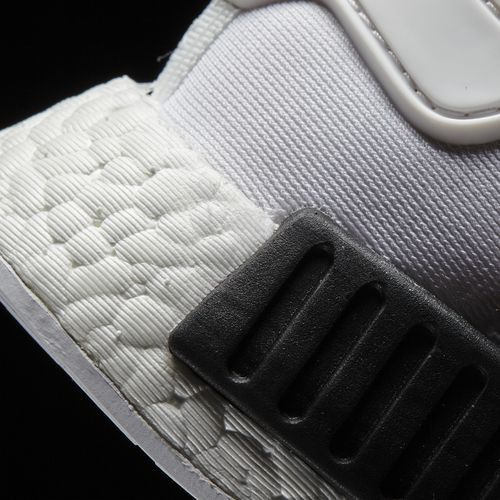 Size 6.0 NMD R1 Panda