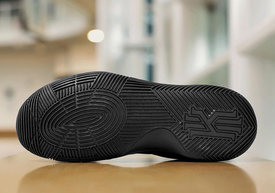 Kyrie 2 all black new arrivals