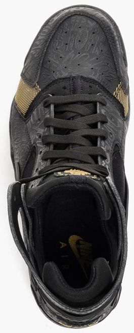 Nike Air Flight Huarache Premium Trash Talk
