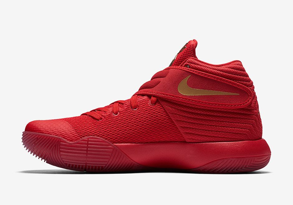 Nike kyrie 2 gold medal top