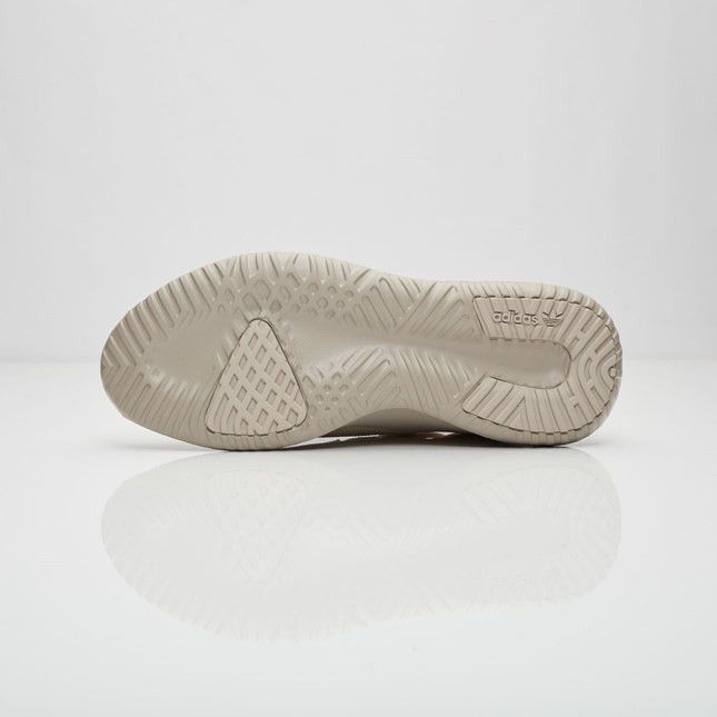 Tubular shadow boost outlet