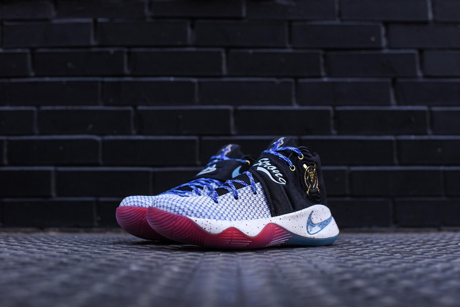Size 4.0 Kyrie 2 GS Doernbecher