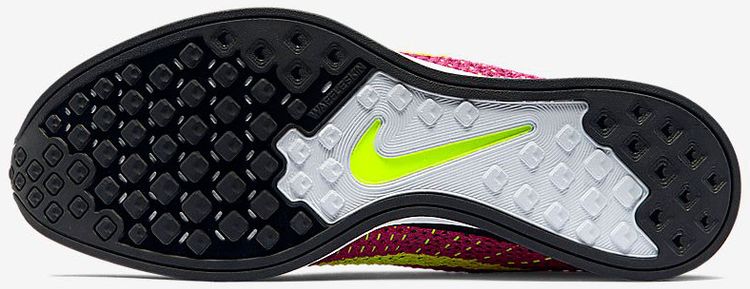 Nike Flyknit Racer Fireberry