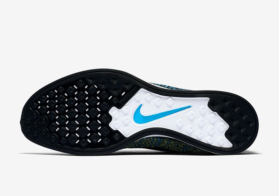 Nike flyknit racer blue glow hotsell