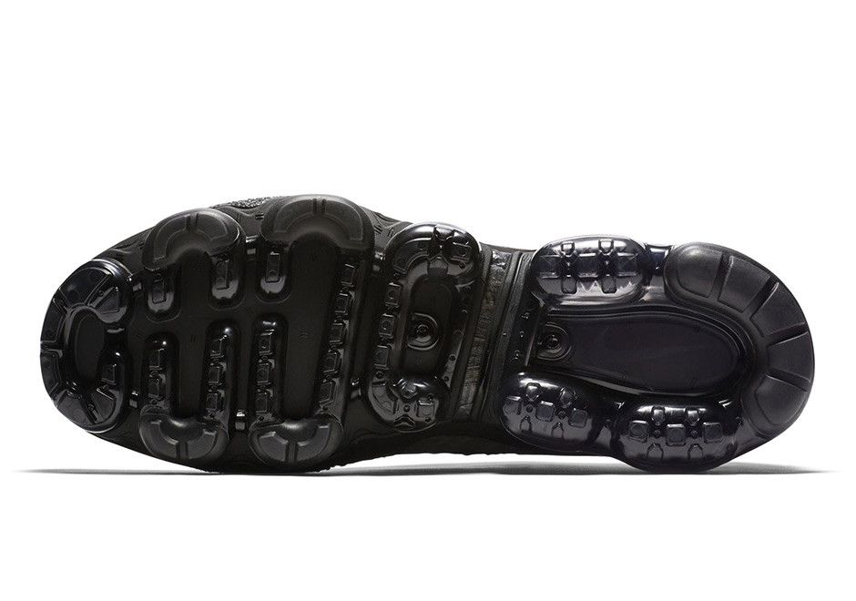 Vapormax triple black womens on sale