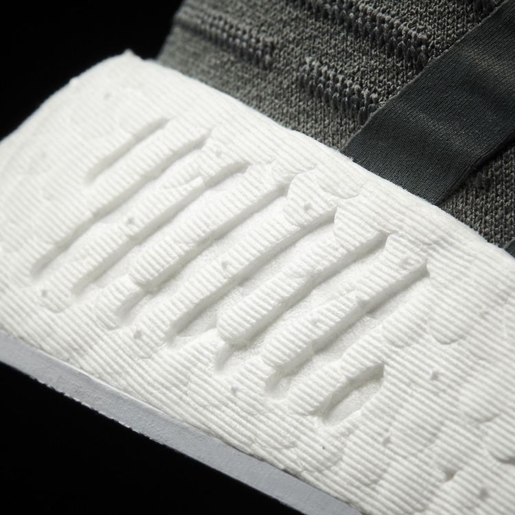 Adidas Wmns NMD R2 Utility Ivy