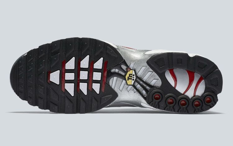 Nike Air Max Plus QS Silver Bullet