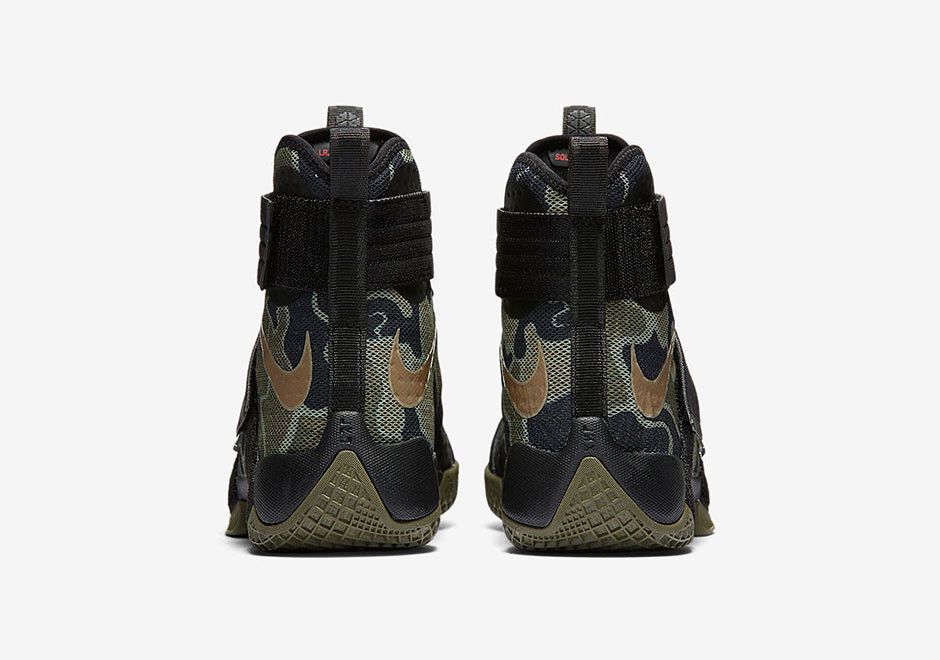 Size 10.0 Zoom LeBron Soldier 10 Army Camo