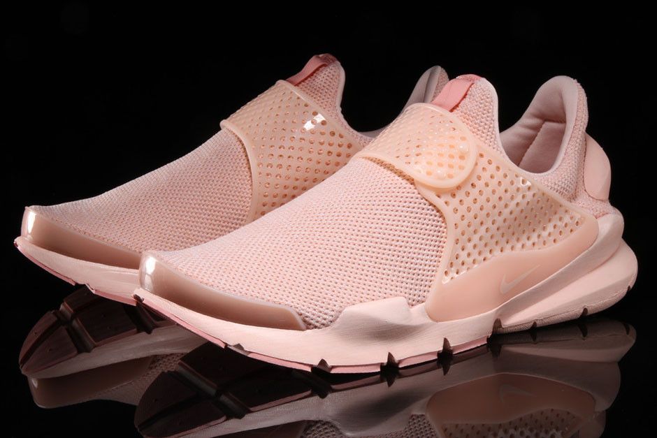 Nike sock dart sneakers sales