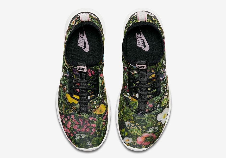 Nike juvenate floral top
