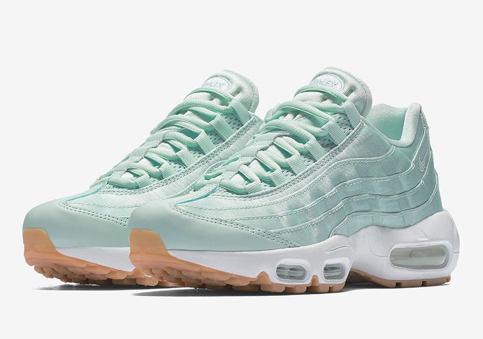Nike wmns air max 95 qs fiberglass online