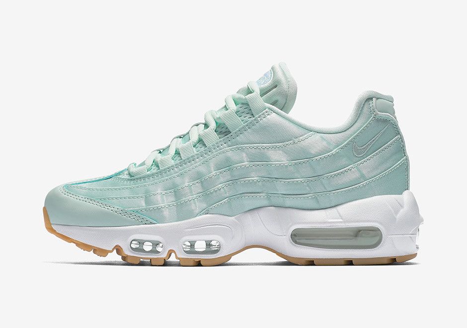 Nike wmns air max 95 qs fiberglass shop