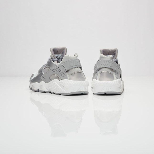 Nike Wmns Air Huarache Run SE Metallic Silver