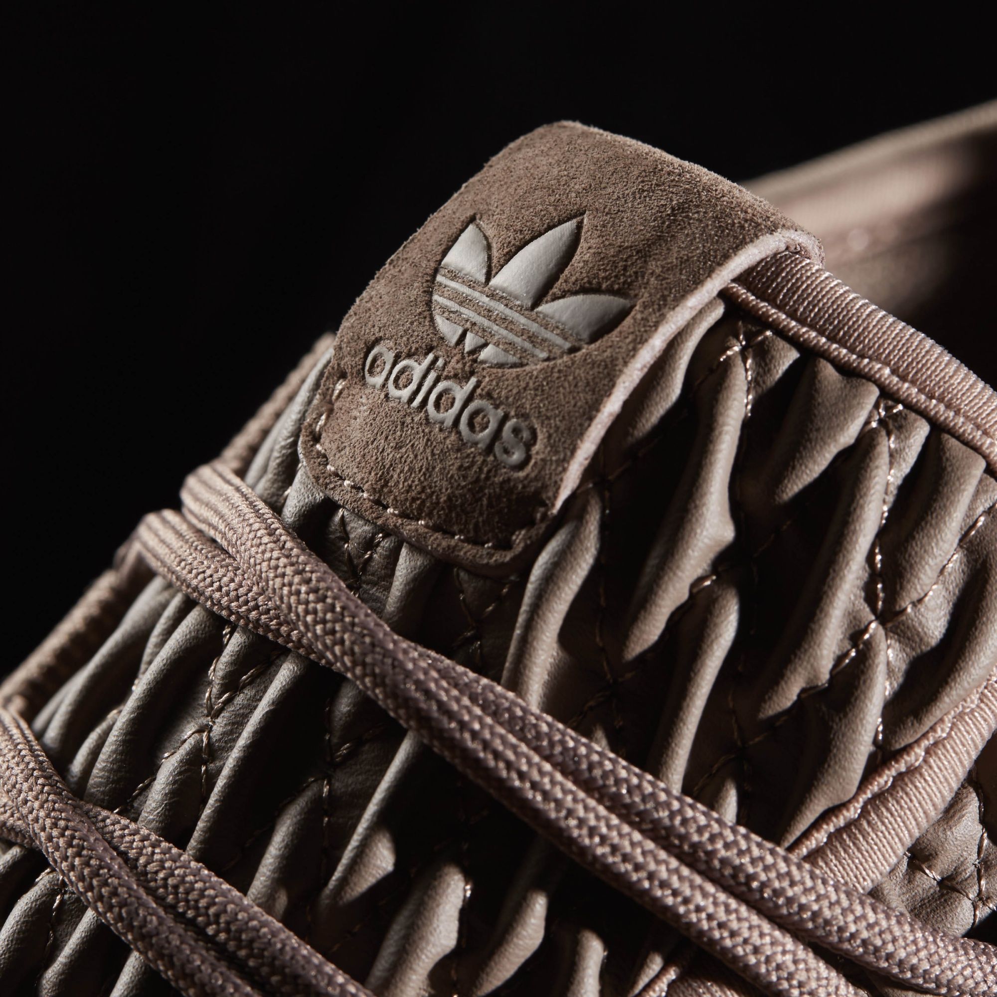 Adidas tubular trace brown 2025
