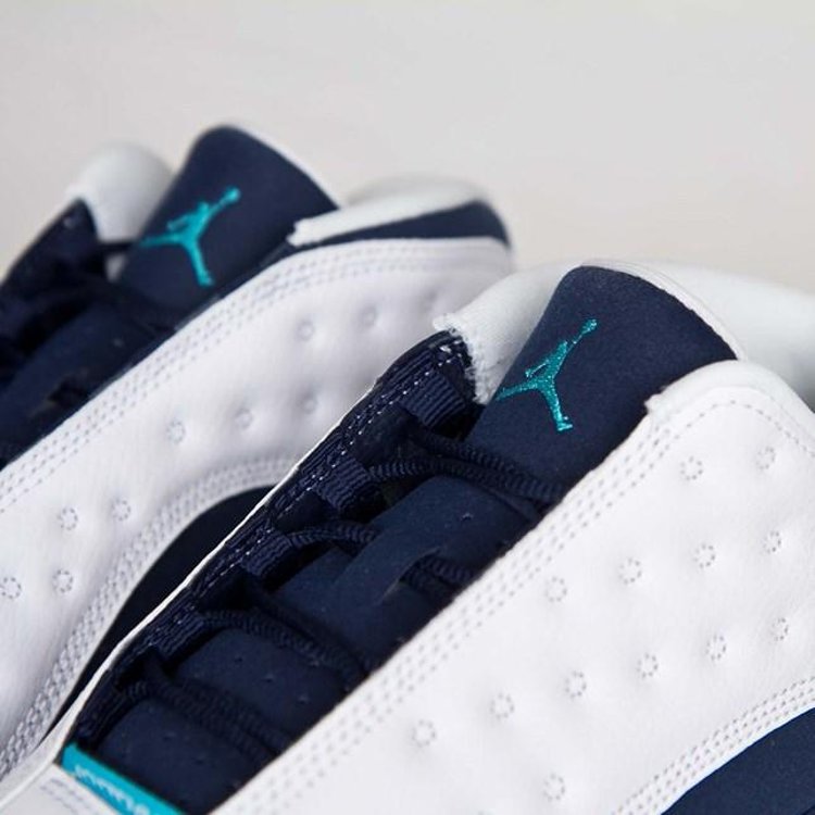 Air Jordan 13 Retro Low GS Hornets