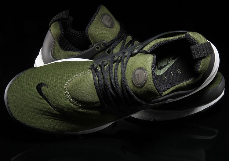 Nike Air Presto Essential Legion Green