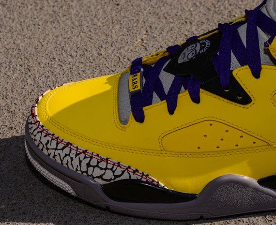 Jordan son of mars blue and yellow best sale