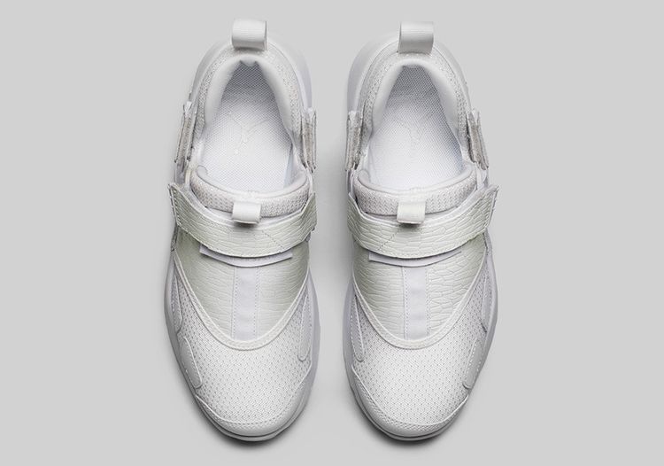 Air Jordan Trunner GS Frost White