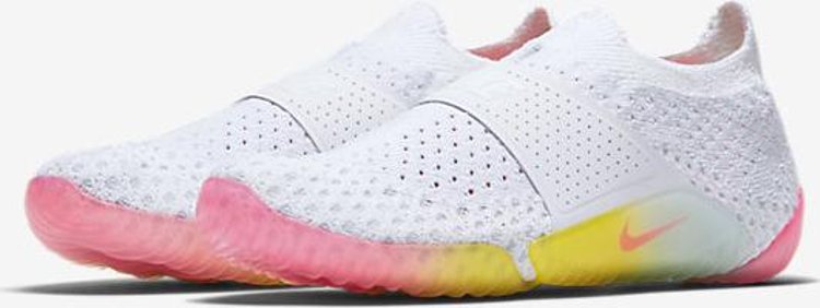 NikeLab Wmns City Knife 3 Flyknit 'White Racer Pink'