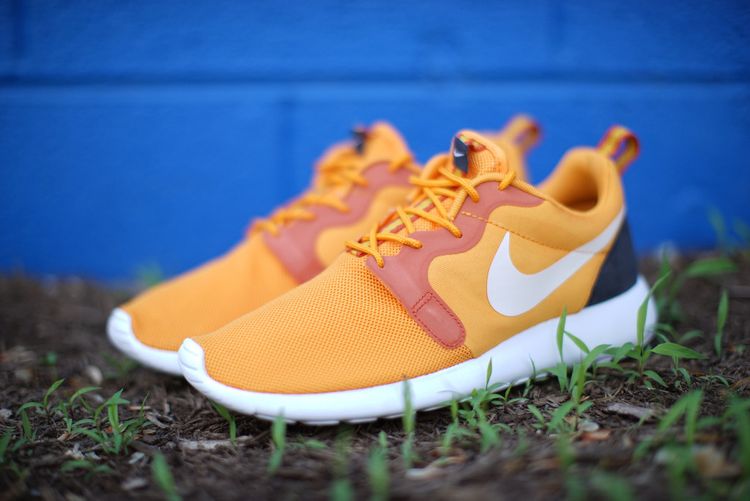 NEW‎ Nike Roshe Run Hyperfuse Kumquat Orange/White 636220-800 US 12 w/minor flaw NEW Nike Roshe Run Hyperfuse Kumquat Orange/White 636220-800  main image 2