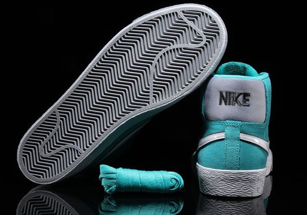 Buy Blazer SB Premium SE QS Hyper Jade 819861 310 GOAT CA
