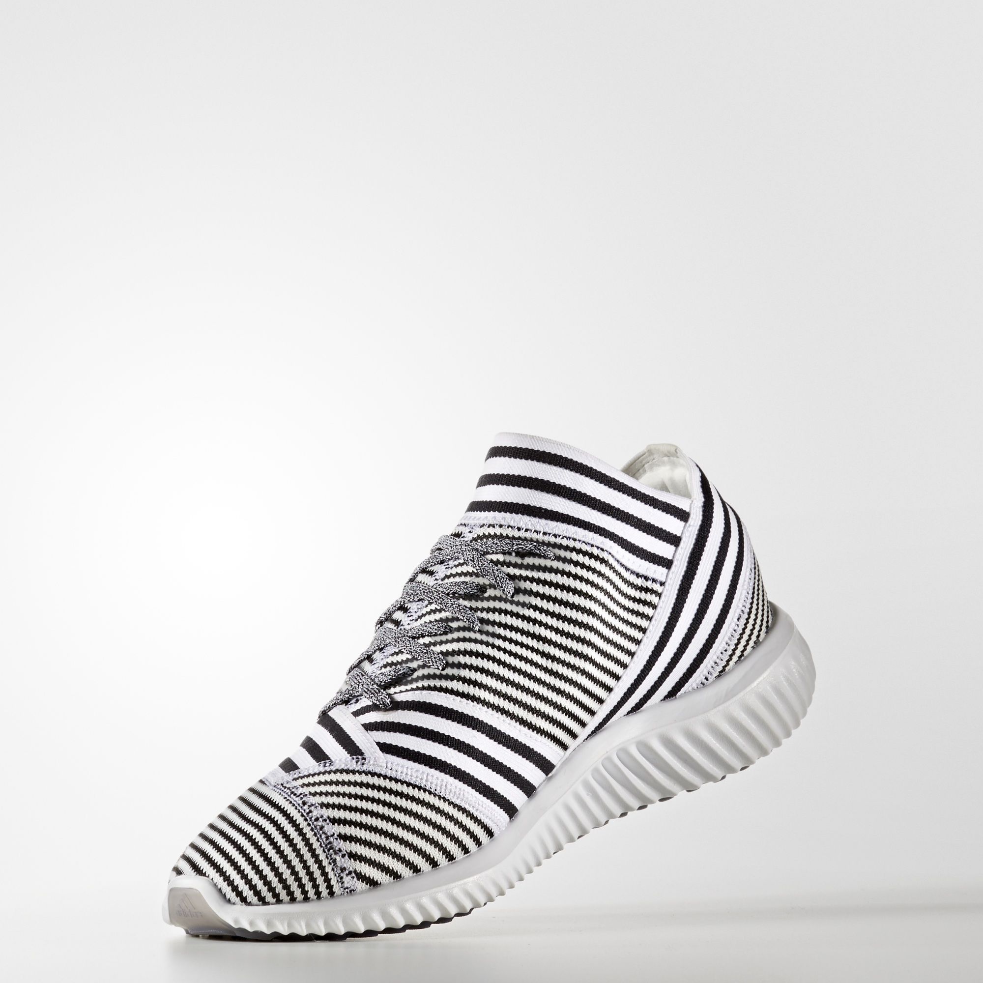 Achetez des Nemeziz Tango 17.1 White Core Black BB3659 GOAT FR