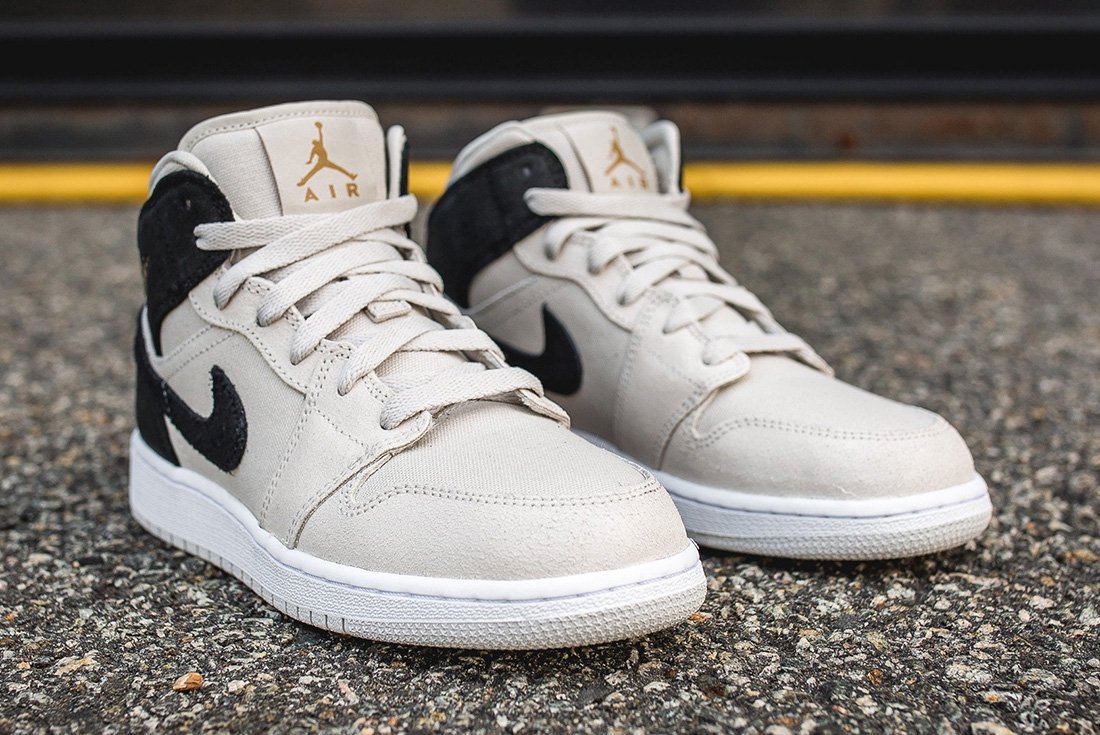 Air Jordan 1 Retro Mid GS 'Light Bone'