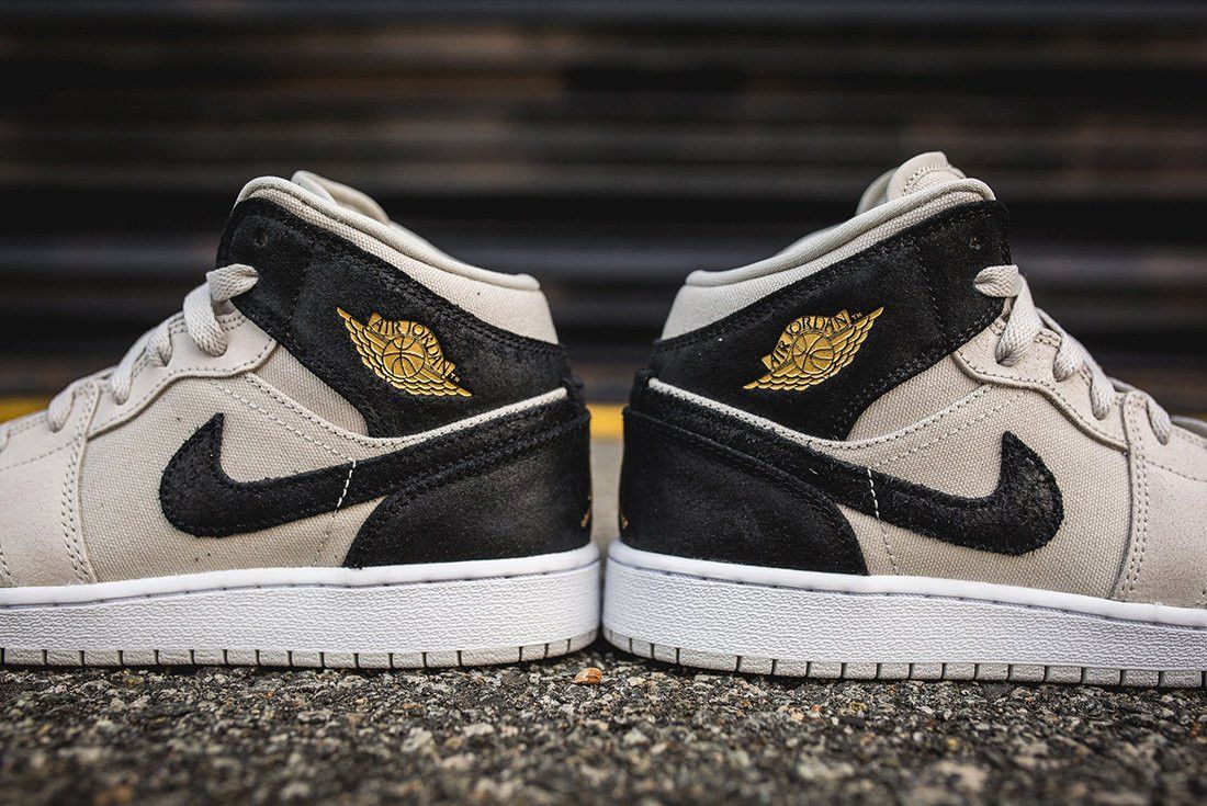 Size 3.5 Air Jordan 1 Retro Mid GS Light Bone