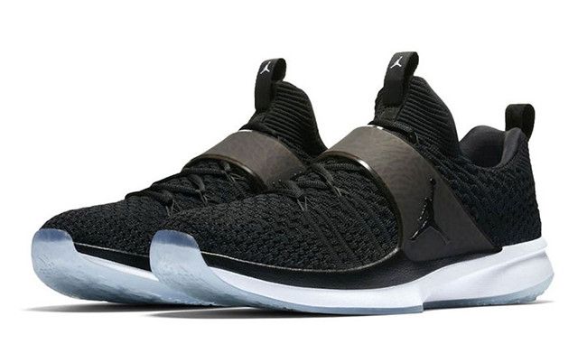 Air jordan trainer 2 flyknit black top
