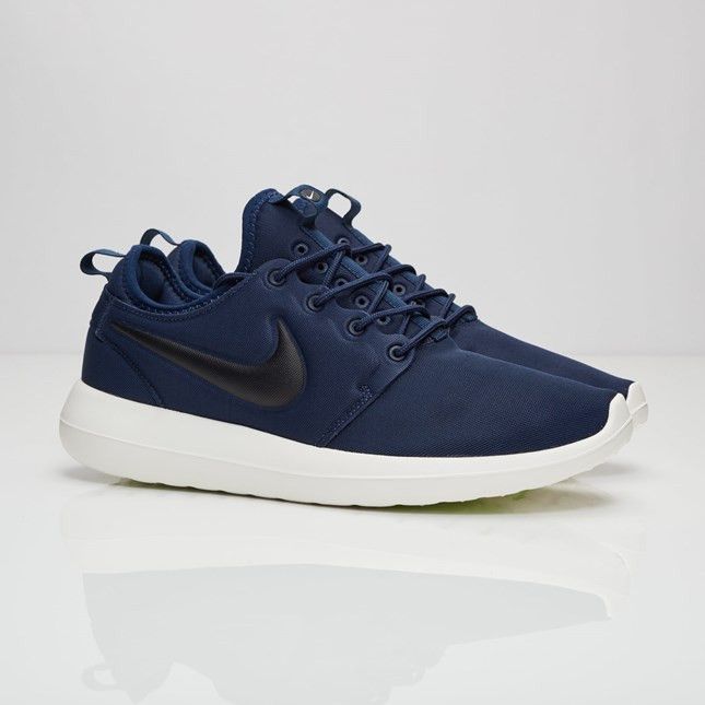 Nike roshe 2 navy top