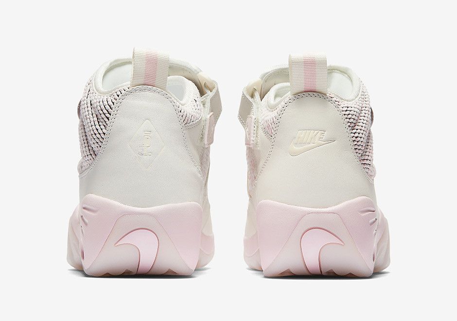 Nike ndestrukt pigalle store